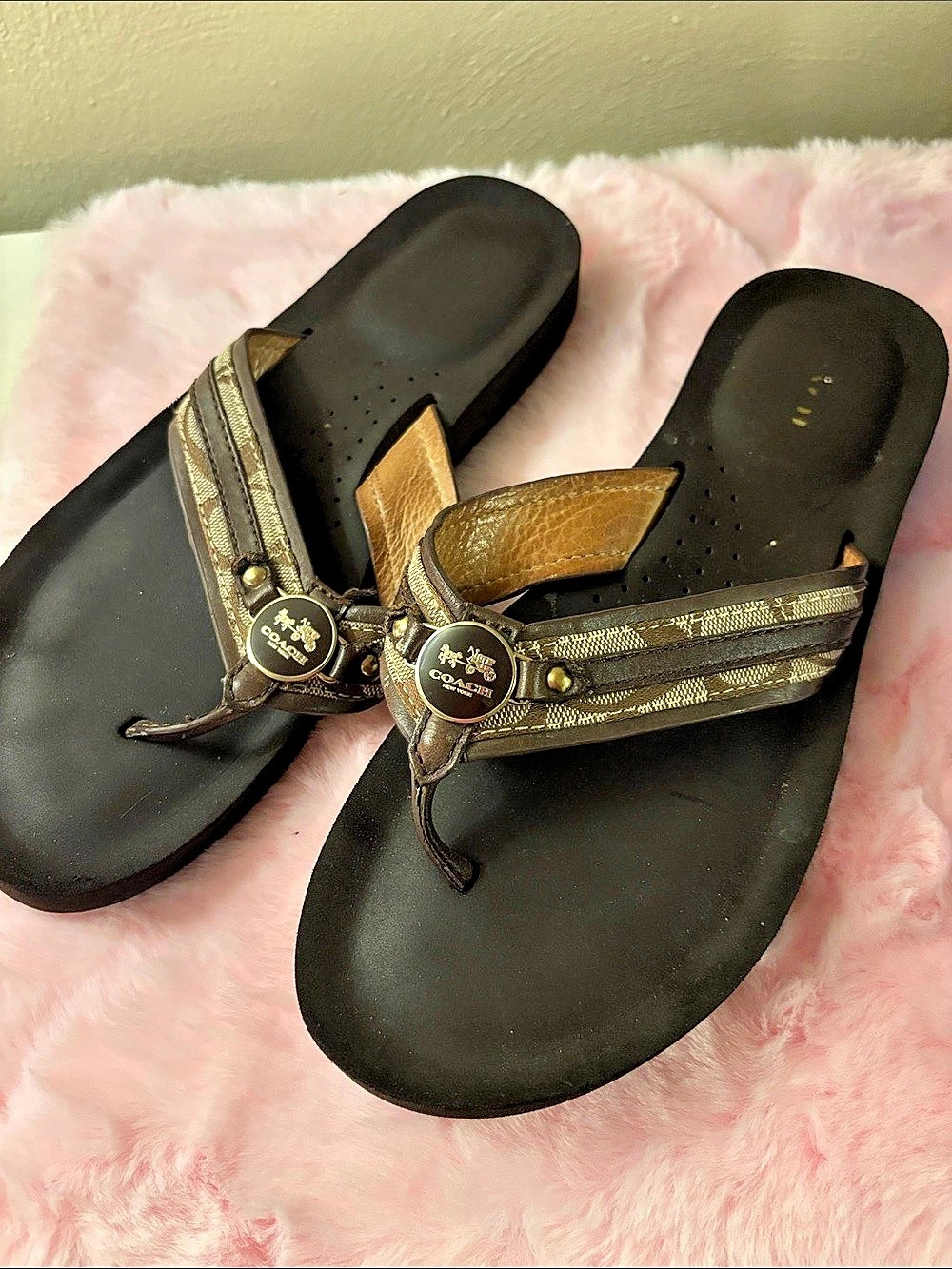 COACH Jolene Signature Wedge Flip-Flop Sandals Black & Brown